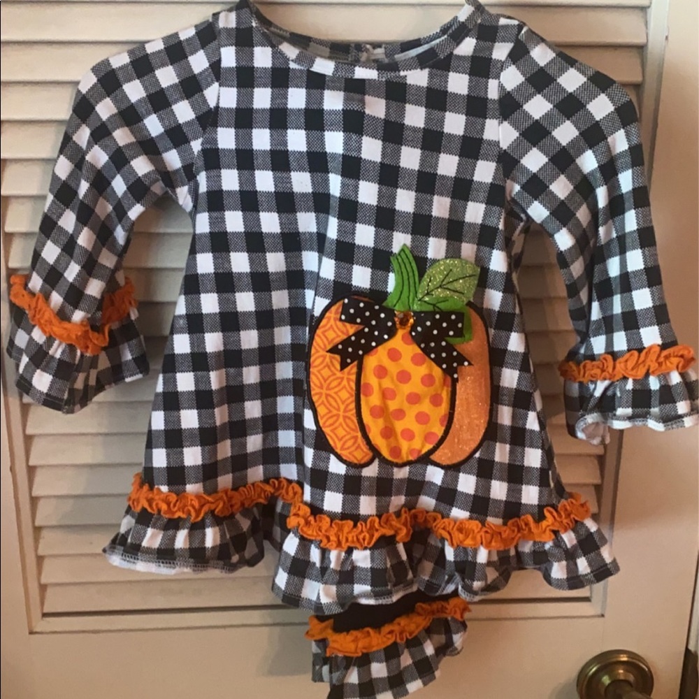 Pumpkin plaid outfit